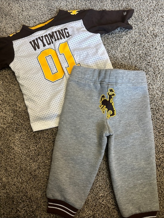 Colosseum Other - Colosseum Grey Sweatpants with Black and Yellow Bucking Horse